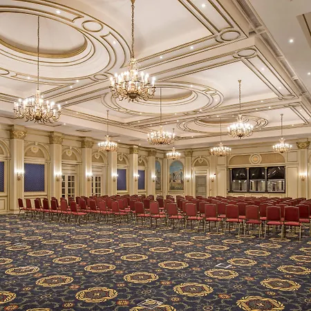 Seven Seas Blue Hotel