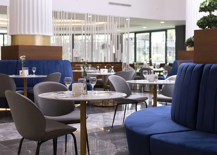 Hotel Seven Seas Blue