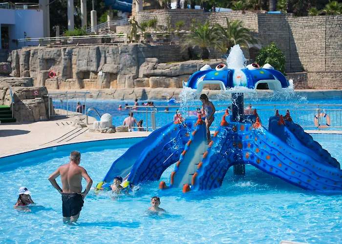 Hotel Seven Seas Blue Side