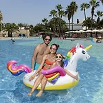 Seven Seas Blue Hotel